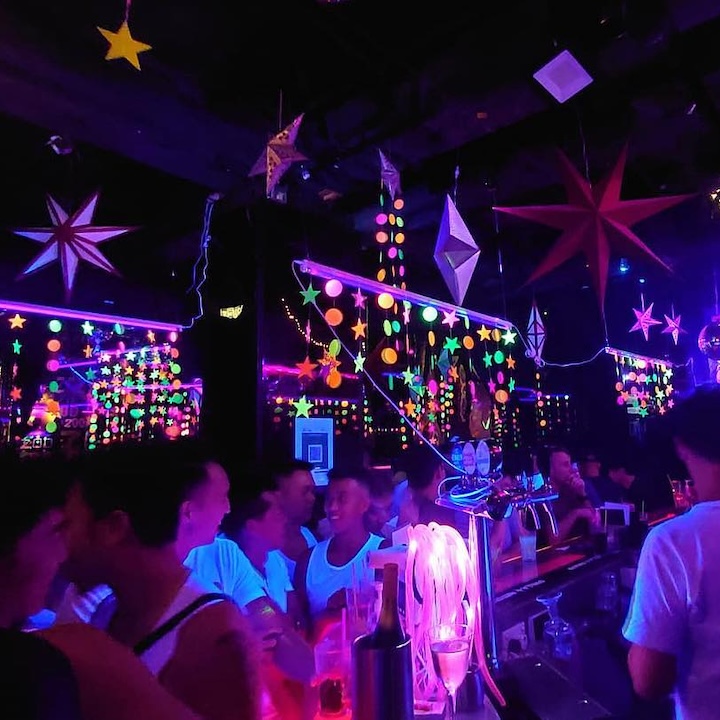 gay bars Hong Kong, gay club, lgbtq+ bars: Zoo Bar